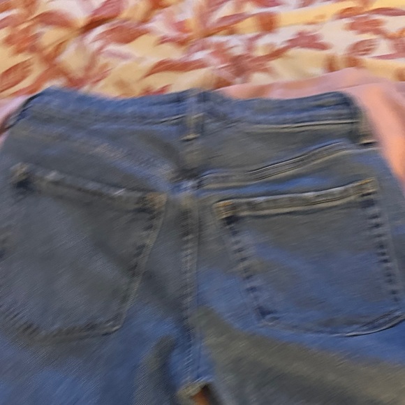 Old Navy Women's Straight Leg Blue Jeans - Picture 4 of 6
